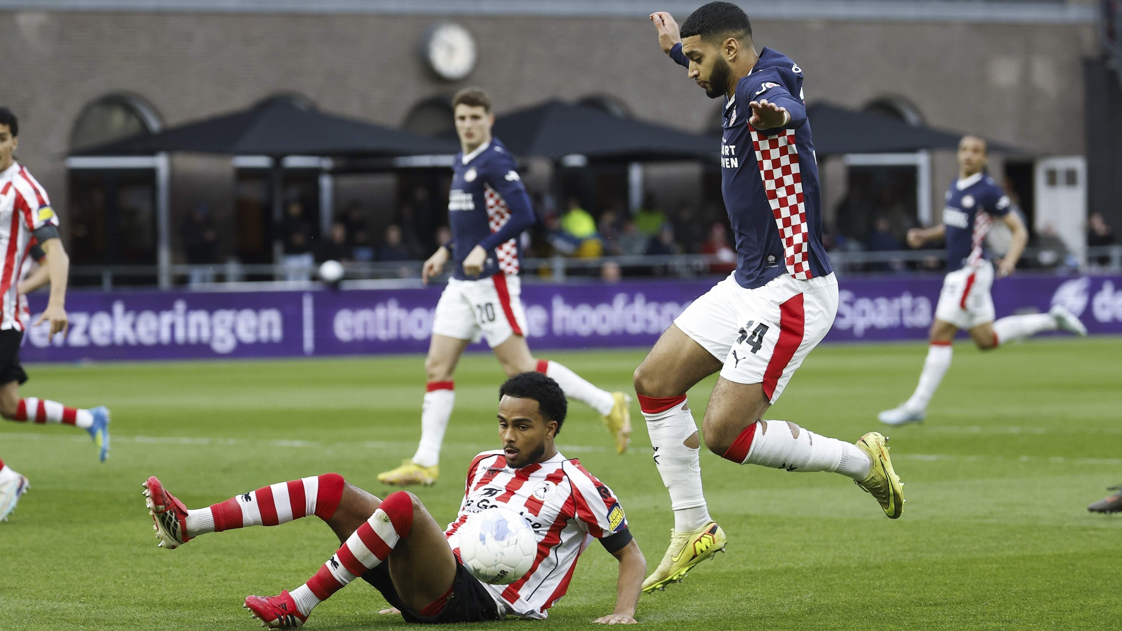 LIVE Eredivisie: PSV op slag van rust op voorsprong op bezoek bij Sparta